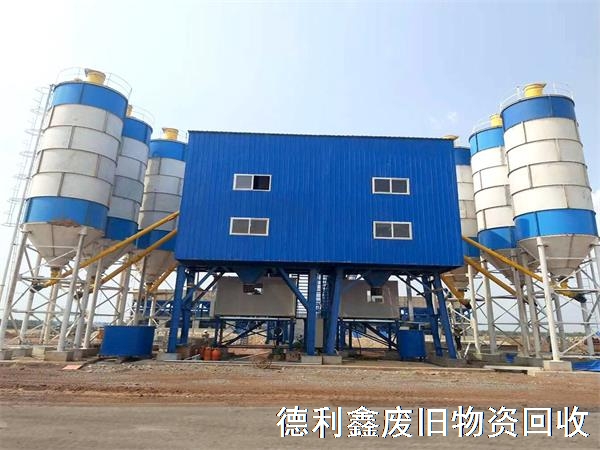 二手水泥罐回收，散裝水泥倉回收，攪拌站設(shè)備回收